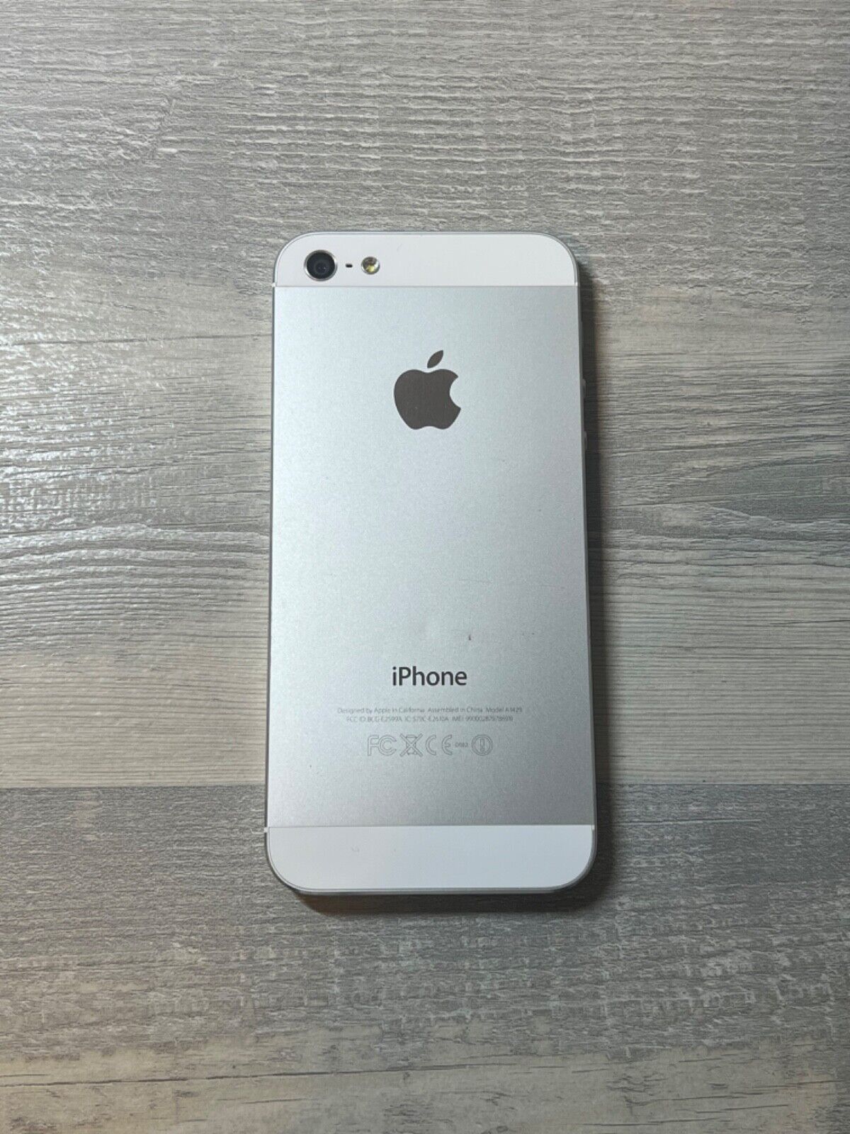 Apple iPhone 5 Unlocked Smartphone 16GB - Black & White – Fairfax